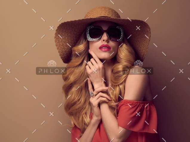 demo-attachment-951-fashion-P54RY37-1